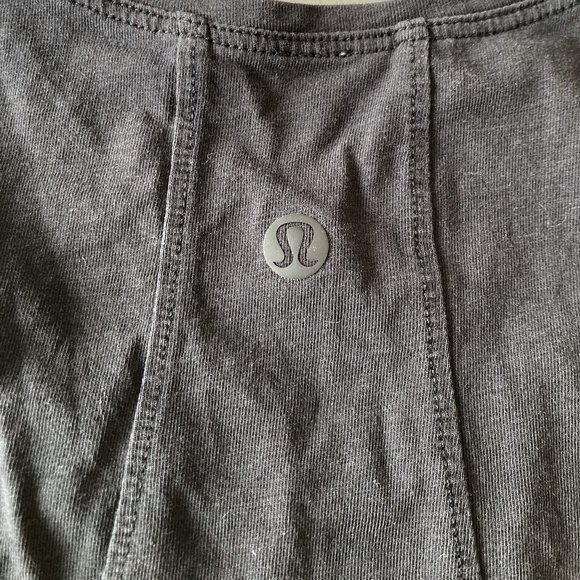 Lululemon Muscle Love tank top / sleeveless shirt (black) size 4 - Picture 6 of 6